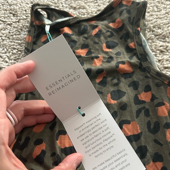 Posh Peanut Eli Racerback Henley Romper 2T unisex (Sold out Cheetah Prin… - Picture 10 of 11